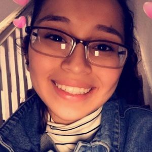 Meet your Posher, Estefany